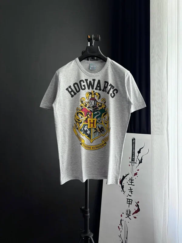تی‌شرت اورجینال Warner Bros مدل Hogwarts Logo Shirt - تصویر 2